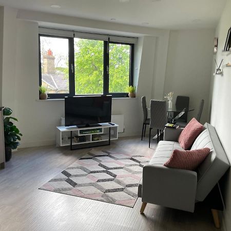 Modern Suite- Bedford City Centre With Free Gym & Parking 外观 照片
