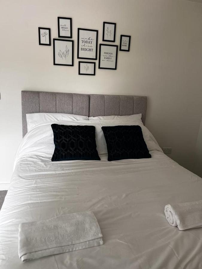 Modern Suite- Bedford City Centre With Free Gym & Parking 外观 照片