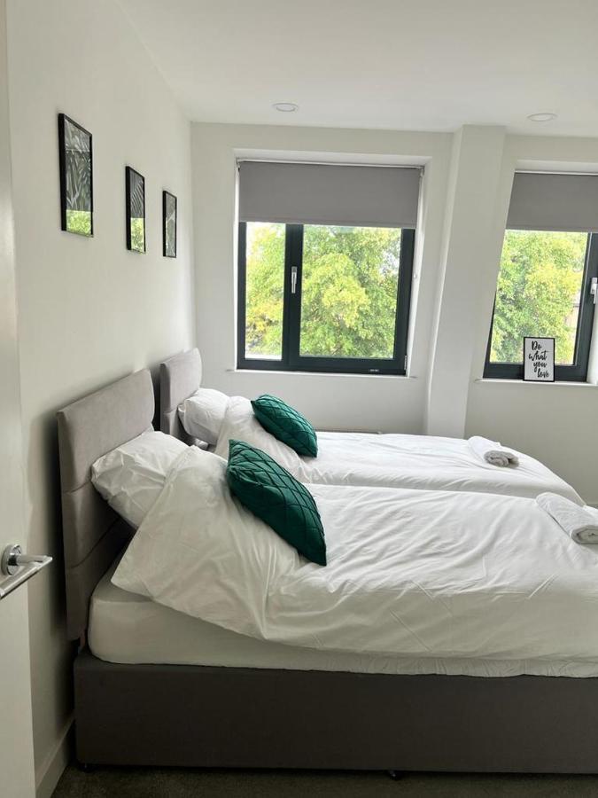 Modern Suite- Bedford City Centre With Free Gym & Parking 外观 照片