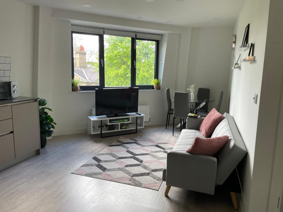 Modern Suite- Bedford City Centre With Free Gym & Parking 外观 照片