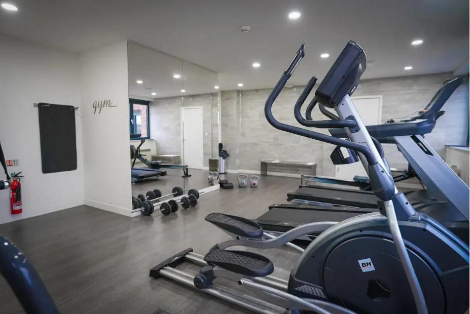 Modern Suite- Bedford City Centre With Free Gym & Parking 外观 照片